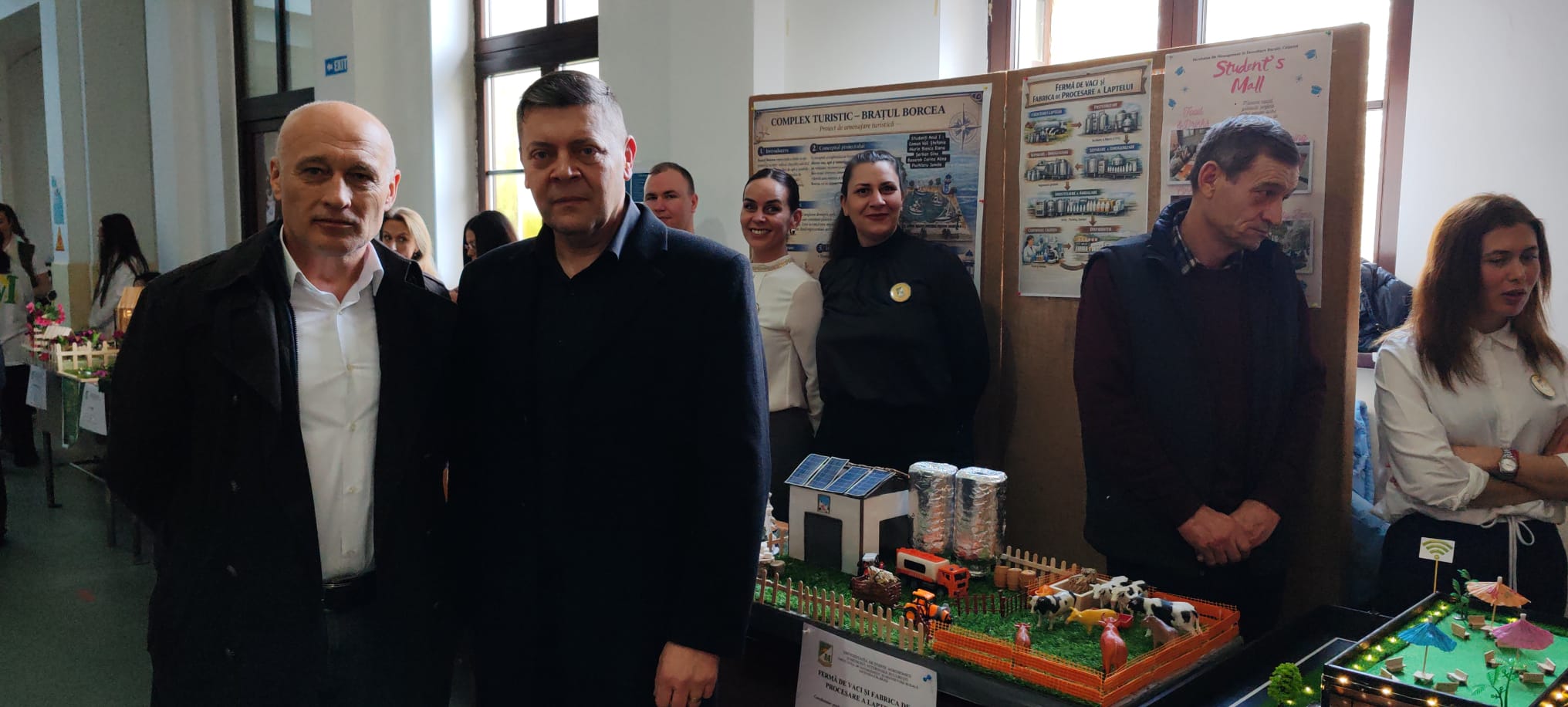 Parteneriat între mediul educațional și cel economic, la expoziția